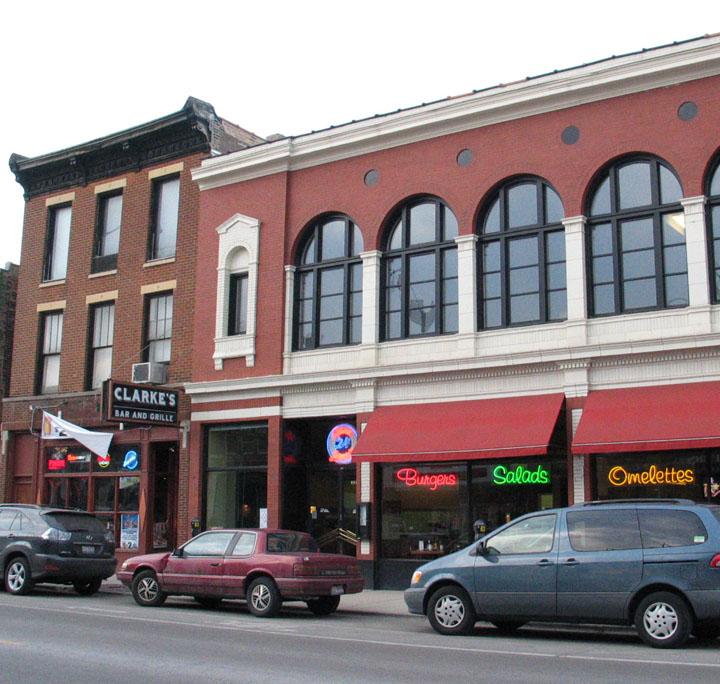 Clarke's Bar and Grill , Chicago