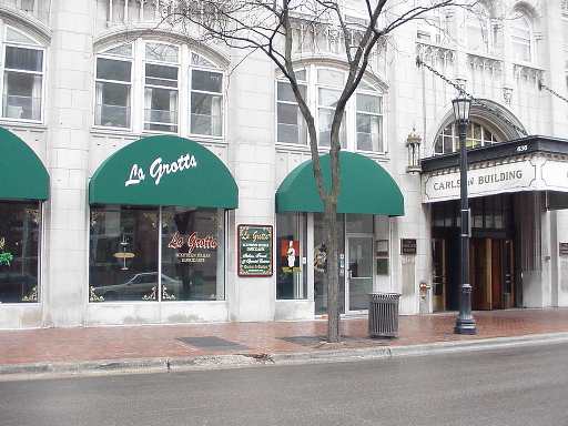 La Grotta , Evanston