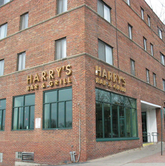 Harry's Bar and Grill , Milwaukee