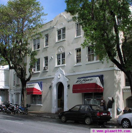 Le Figaro , Hamilton, Bermuda