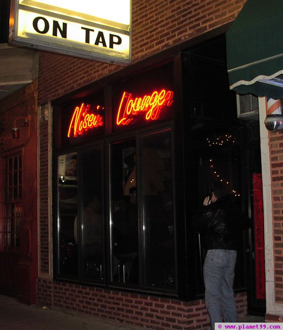 Nisei Lounge , Chicago