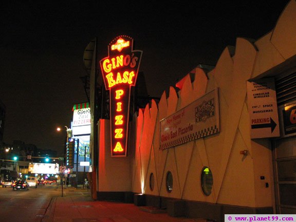 Gino's East , Chicago