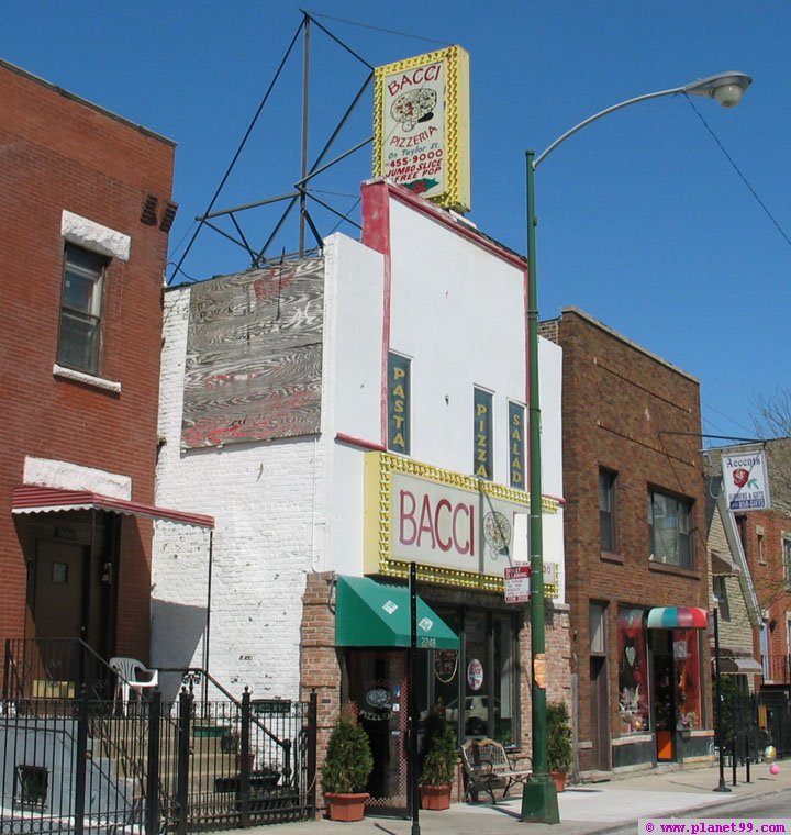 Bacci Pizzeria , Chicago