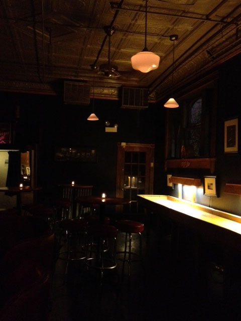 Weegee's Lounge , Chicago