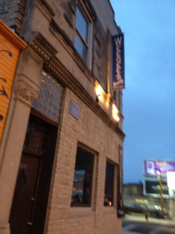 Weegee's Lounge , Chicago