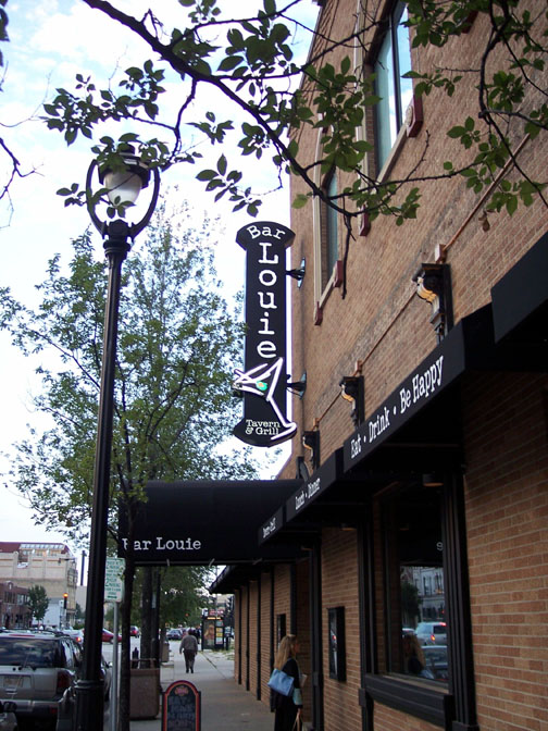 Bar Louie , Milwaukee