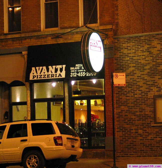 Avanti Pizzeria , Chicago