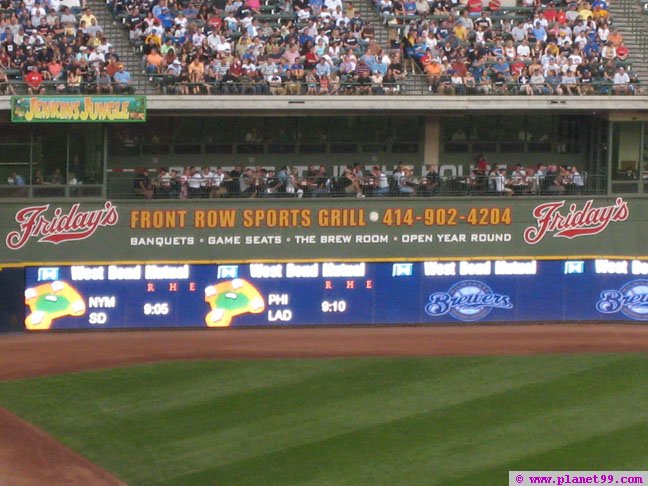 Front Row Sports Grill , Milwaukee