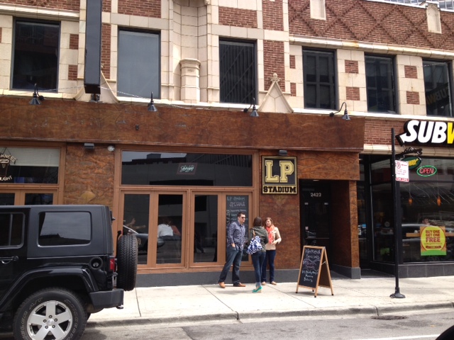 Lincoln Park Stadium Bar , Chicago