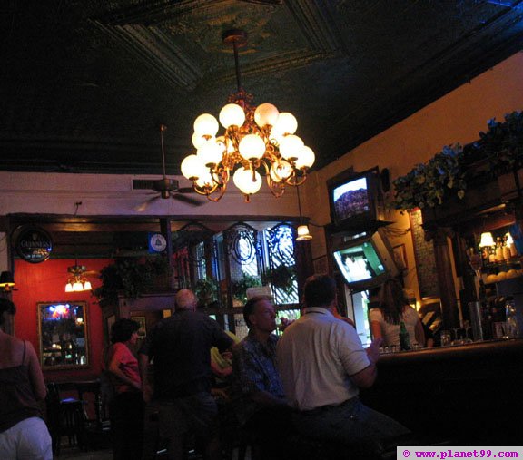 Four Farthings Tavern and Grill , Chicago