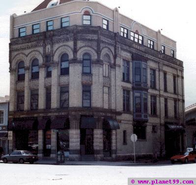 McGillycuddy's Bar and Grille , Milwaukee