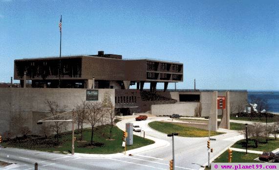 War Memorial Center , Milwaukee